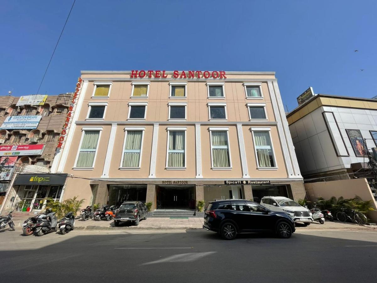 Hotel Santoor Varanasi Exterior photo