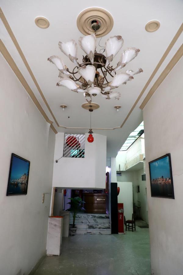 Hotel Santoor Varanasi Exterior photo